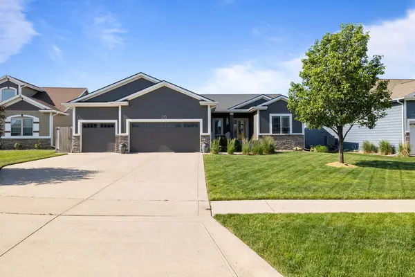 215 Tailfeather Drive Ne, Bondurant, IA 50035
