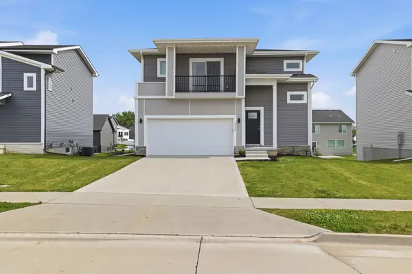 15230 Deerview Drive, Urbandale, IA 50323