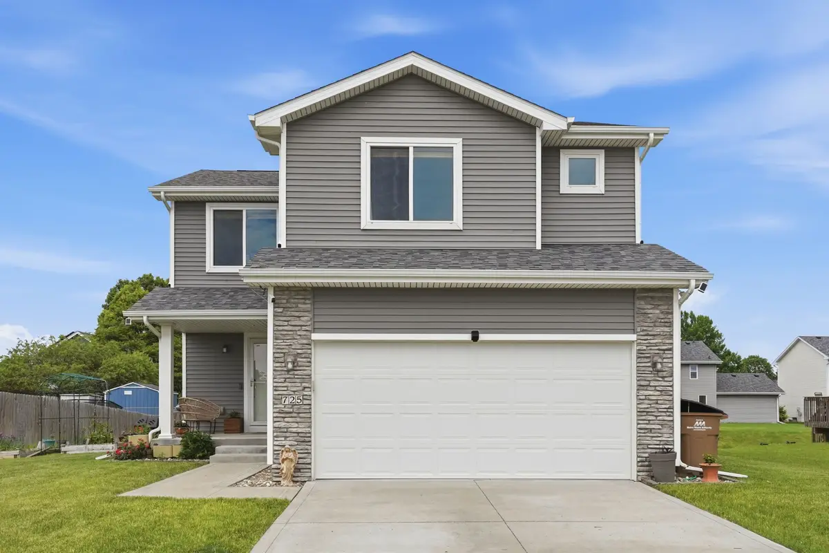 725 17th Street Se, Altoona, IA 50009 - #1