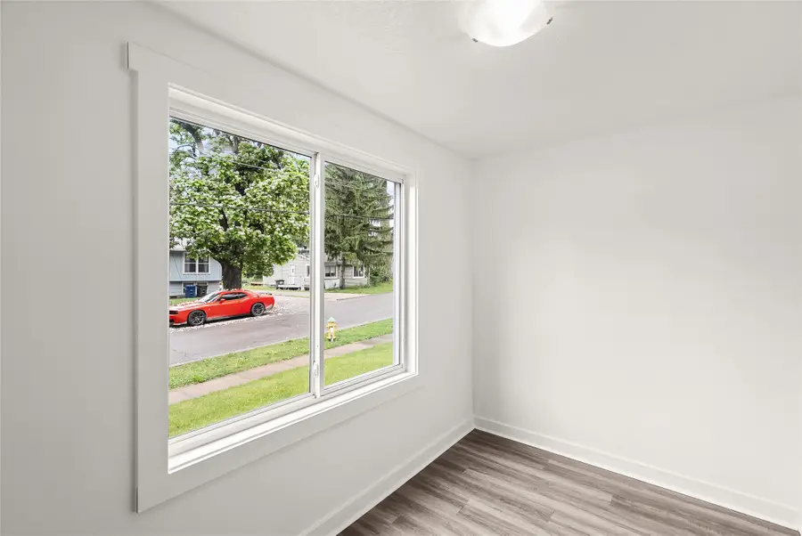 217 E Payton Avenue, Des Moines, IA 50315 - #2