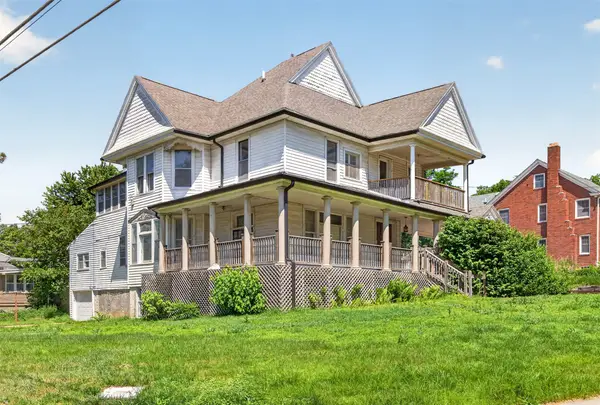3400 Ravina Drive, Des Moines, IA 50313