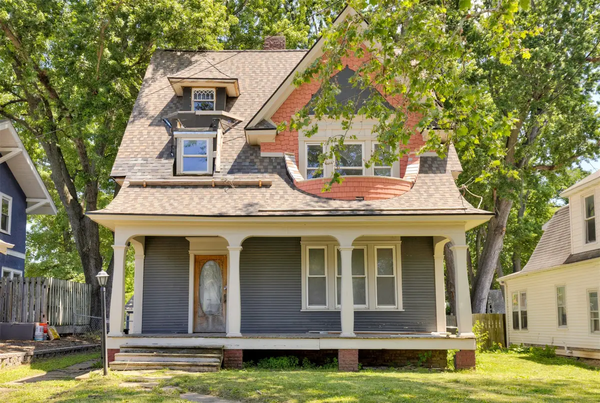 1367 E 9th Street, Des Moines, IA 50316 - #1
