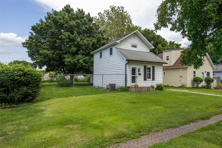1901 E 23rd Street, Des Moines, IA 50317 - #3