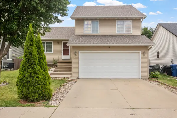 2633 Whispering Ridge Drive, Des Moines, IA 50320