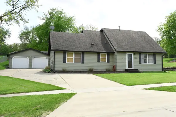 2212 W Larson Street, Knoxville, IA 50138