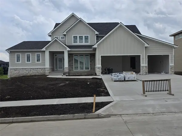 16220 Sharon Drive, Urbandale, IA 50323