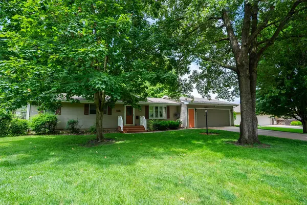 1429 W 1st Street, Pella, IA 50219