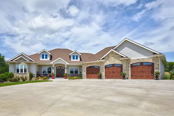 11174 NW 108th Court, Granger, IA 50109