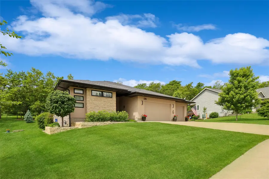 1315 S O Street, Indianola, IA 50125 - #2