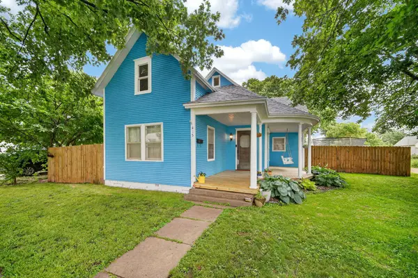 415 N 1st Avenue, Winterset, IA 50273