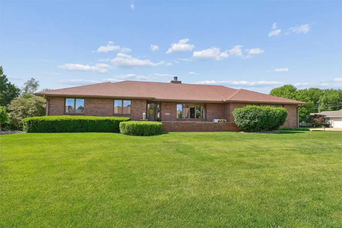9920 Hammontree Drive, Urbandale, IA 50322 - #1