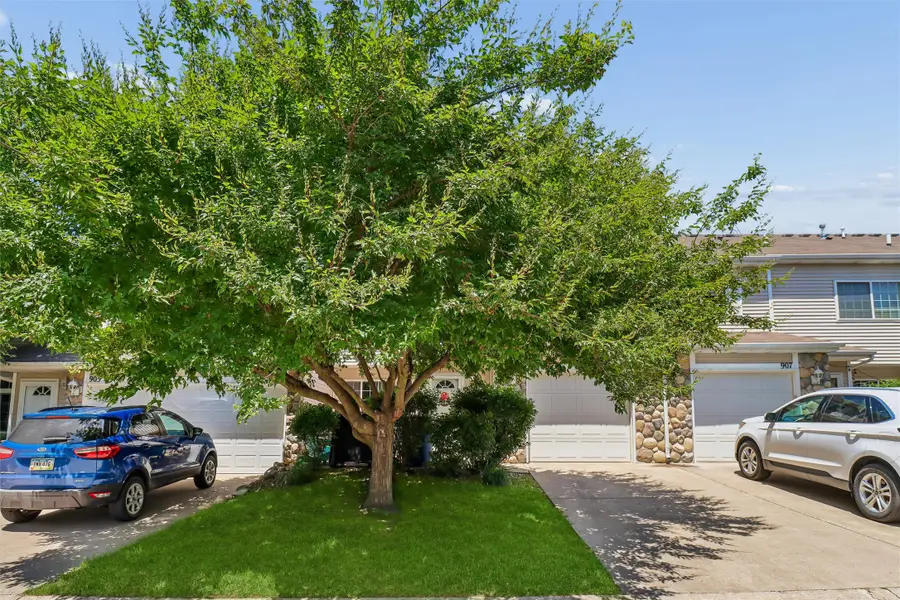 3799 Village Run Drive #906, Des Moines, IA 50317 - #3