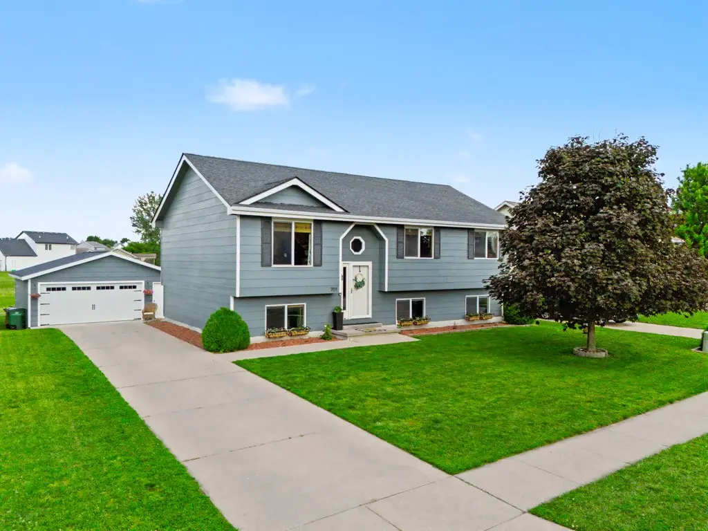 701 Lincoln Street Se, Bondurant, IA 50035 - #1