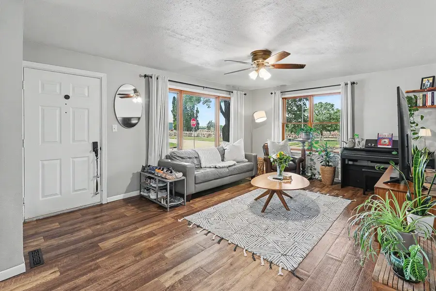 914 W 5th Street, Pella, IA 50219 - #3