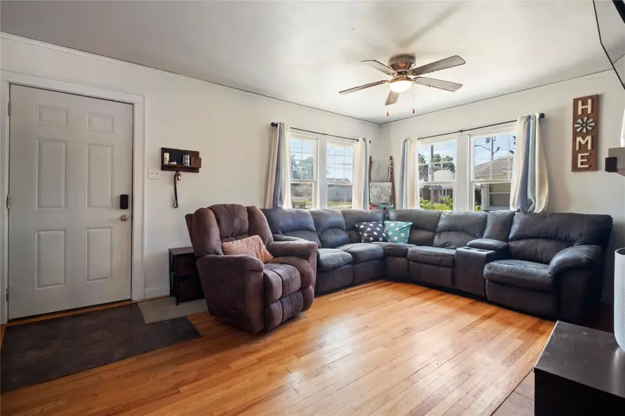 719 W 7th Street S, Newton, IA 50208 - #3