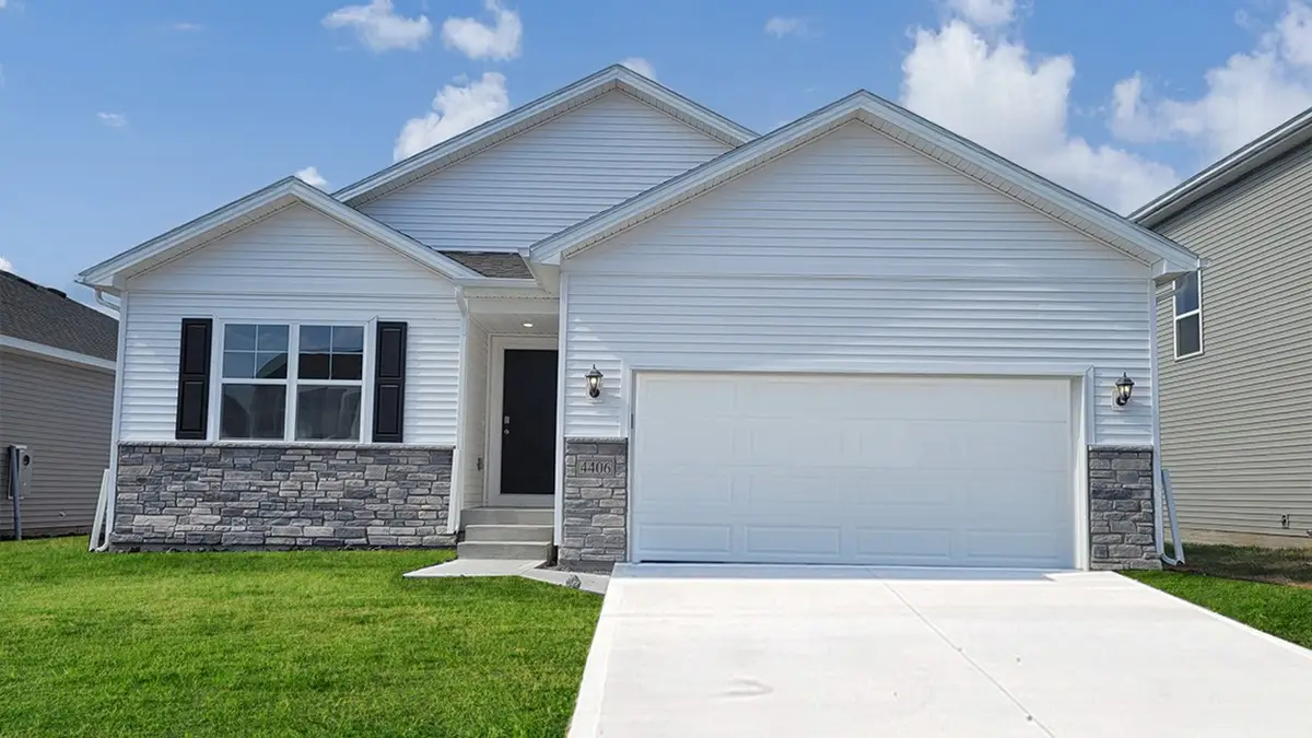 3911 3rd Avenue Sw, Altoona, IA 50009 - #1