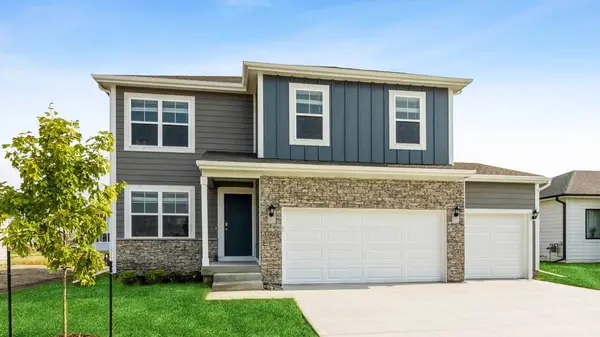 3060 Sweetwater Drive, Des Moines, IA 50320