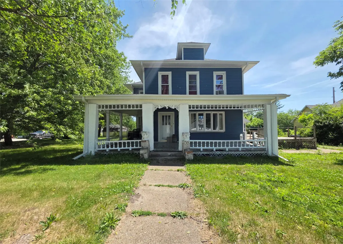 438 N 5th Street, Chariton, IA 50049 - #1