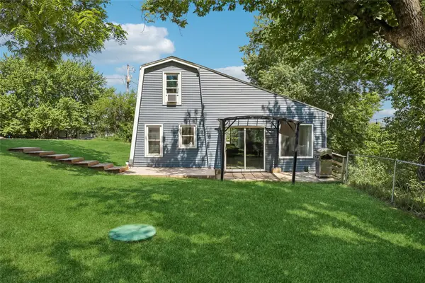 6033 N Lakeshore Drive, Brooklyn, IA 52211
