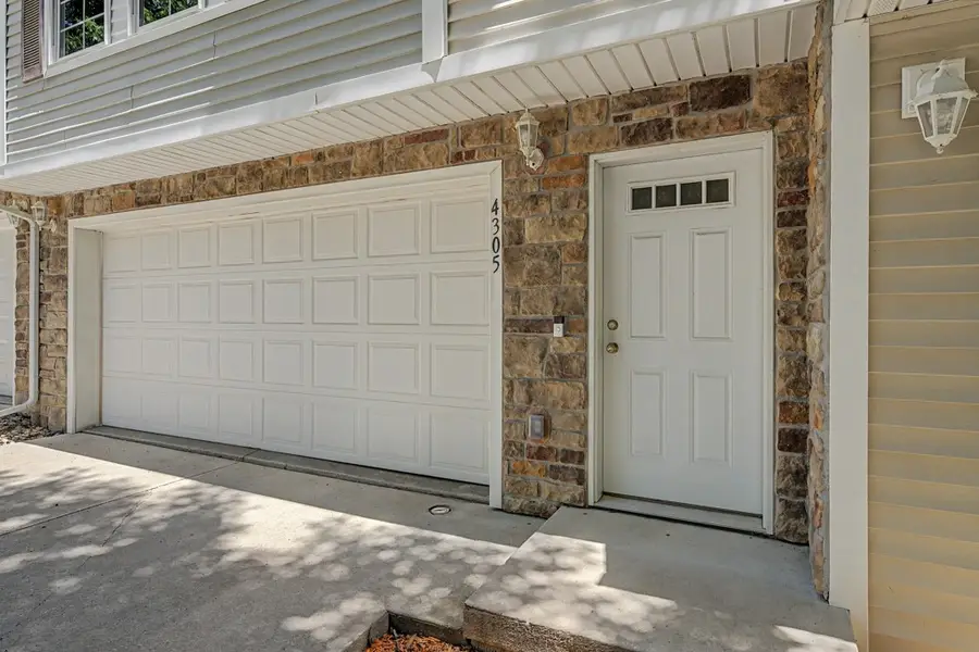 4305 153rd Place, Urbandale, IA 50323 - #3