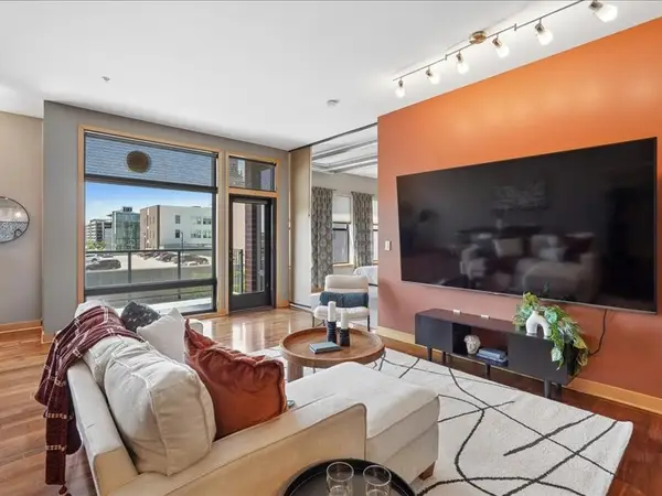 119 4th Street #403, Des Moines, IA 50309