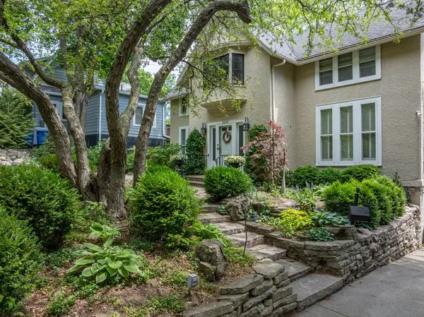 2410 Terrace Road, Des Moines, IA 50312