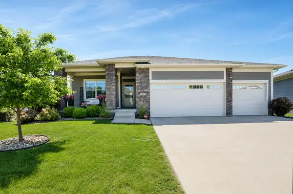 9425 Bellflower Lane, Norwalk, IA 50211