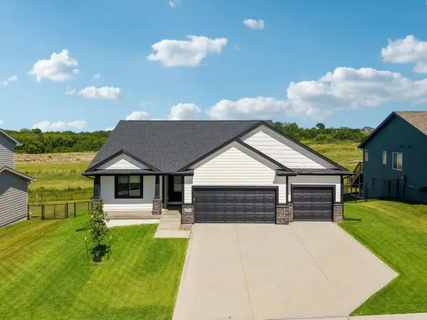 3217 NW Brookside Drive, Grimes, IA 50111