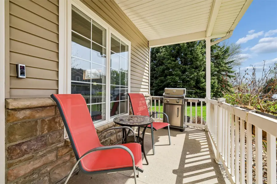 10615 Hickory Drive #8, Urbandale, IA 50322 - #2