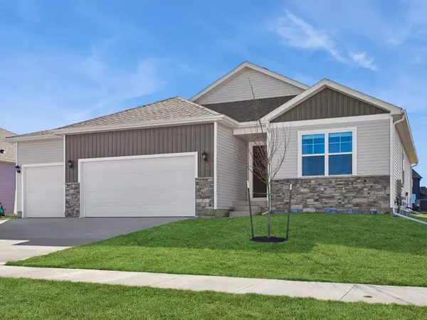 10274 NW 68th Avenue, Johnston, IA 50131