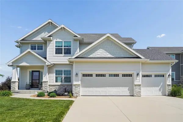 555 NE Bellflower Court, Waukee, IA 50263
