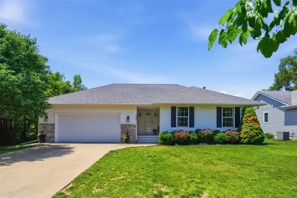 5606 NW 52nd Street, Johnston, IA 50131