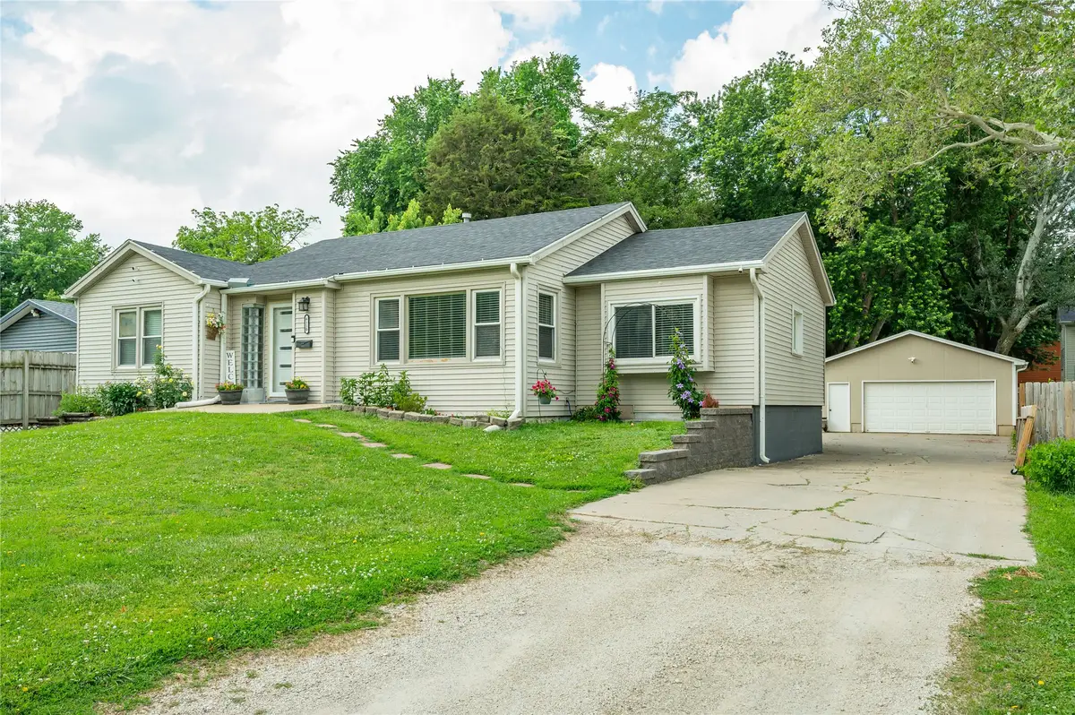 6110 SW 12th Street, Des Moines, IA 50315 - #1
