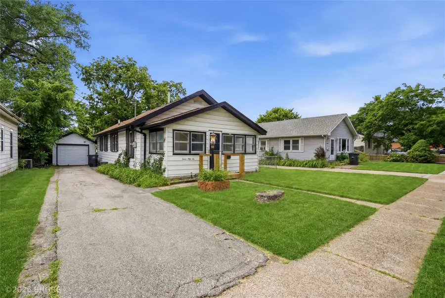 1252 E 23rd Street, Des Moines, IA 50317 - #2