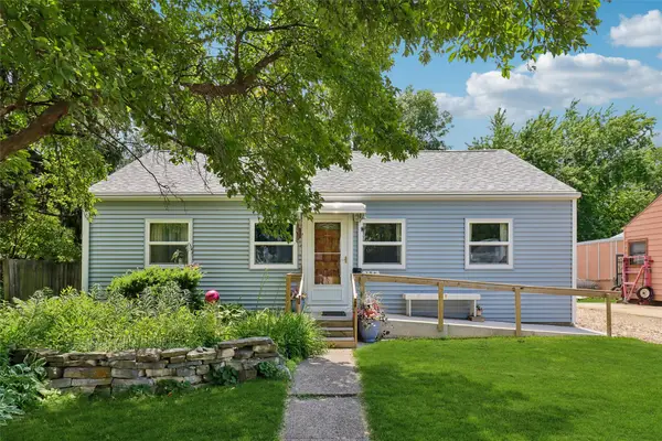 398 Pleasant View Drive, Des Moines, IA 50315