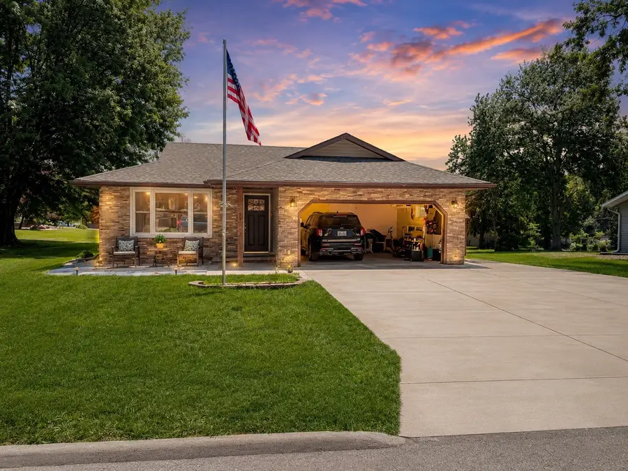 903 E Monroe Street, Mount Ayr, IA 50854 - #2