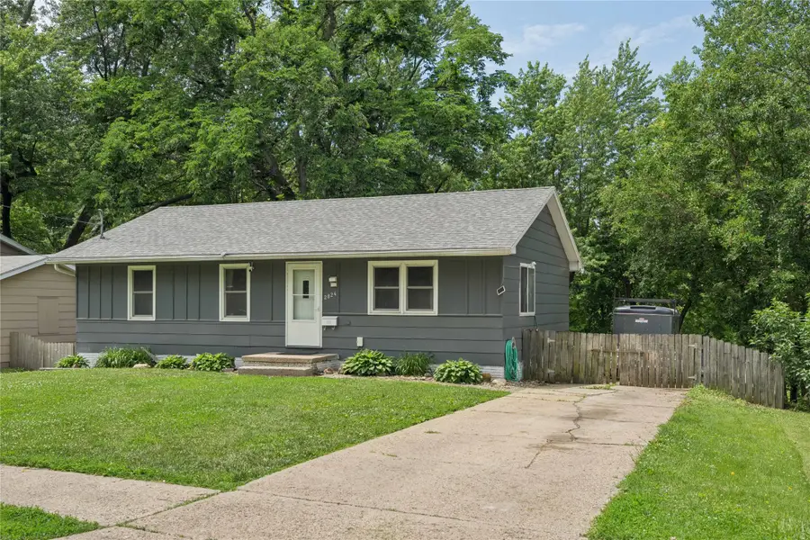 2824 SE 10th Street, Des Moines, IA 50315 - #2