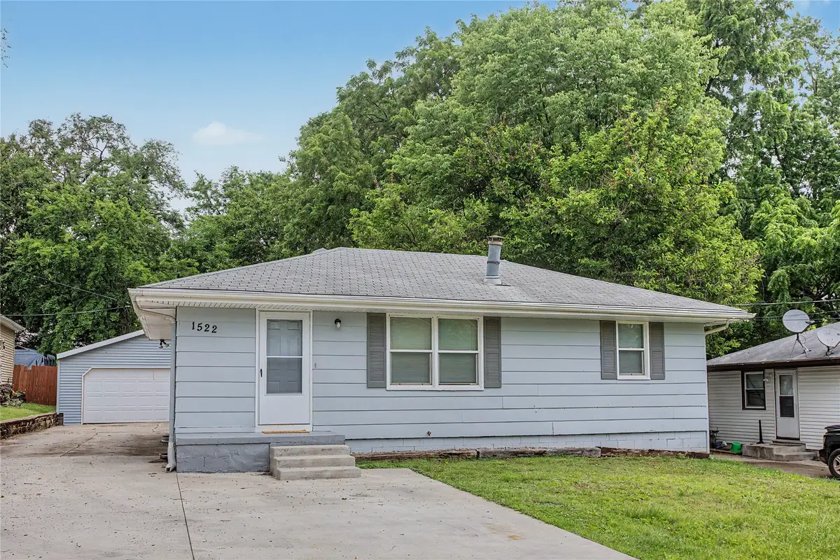 1522 E Park Avenue, Des Moines, IA 50320 - #1