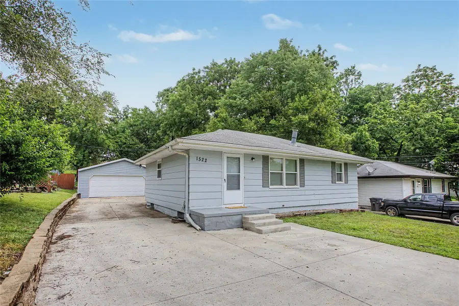 1522 E Park Avenue, Des Moines, IA 50320 - #2
