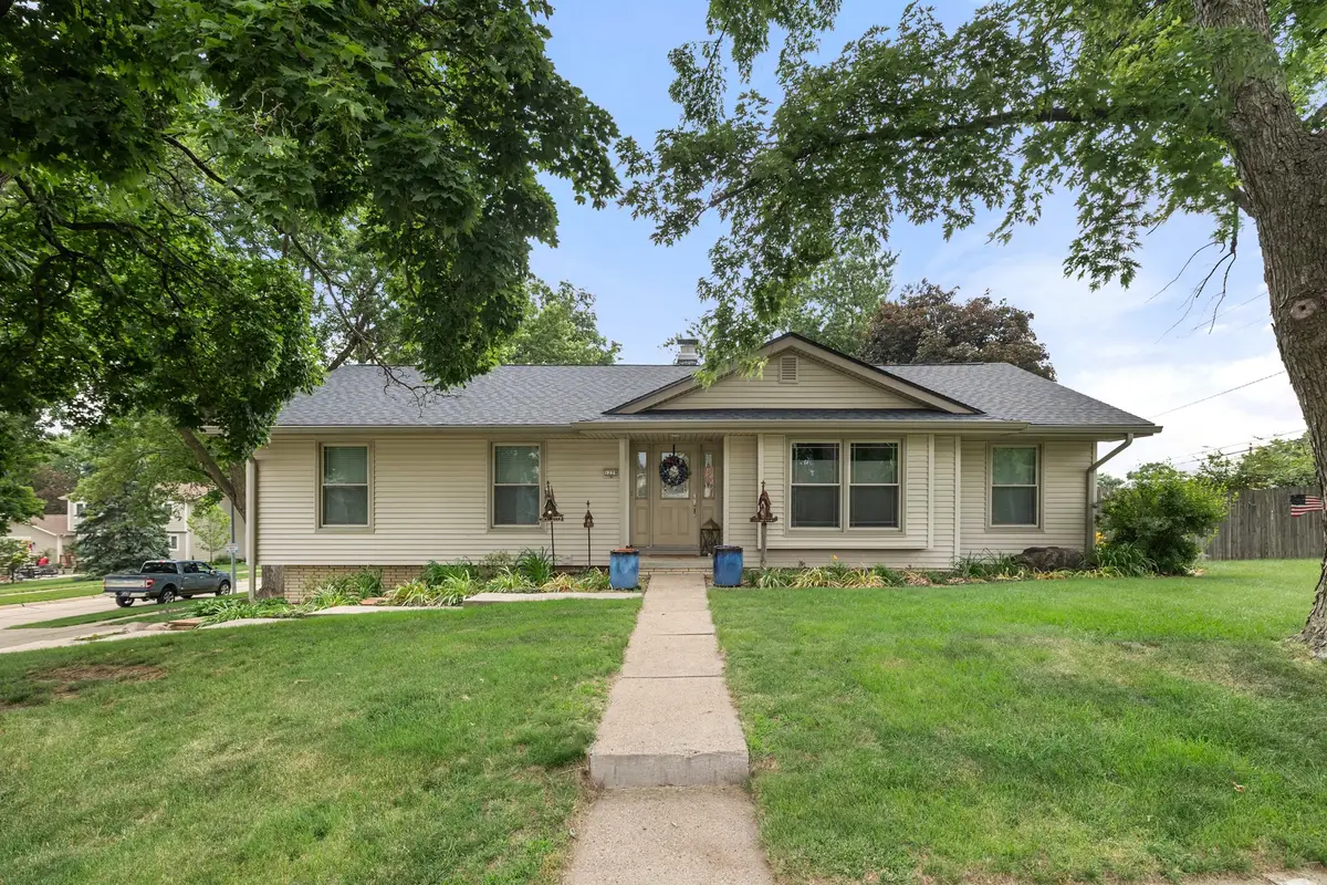 1229 NW 94th Court, Clive, IA 50325 - #1