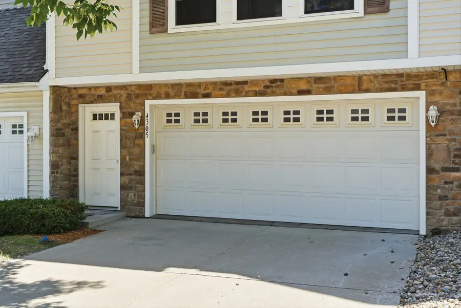 4305 154th Street, Urbandale, IA 50323 - #2