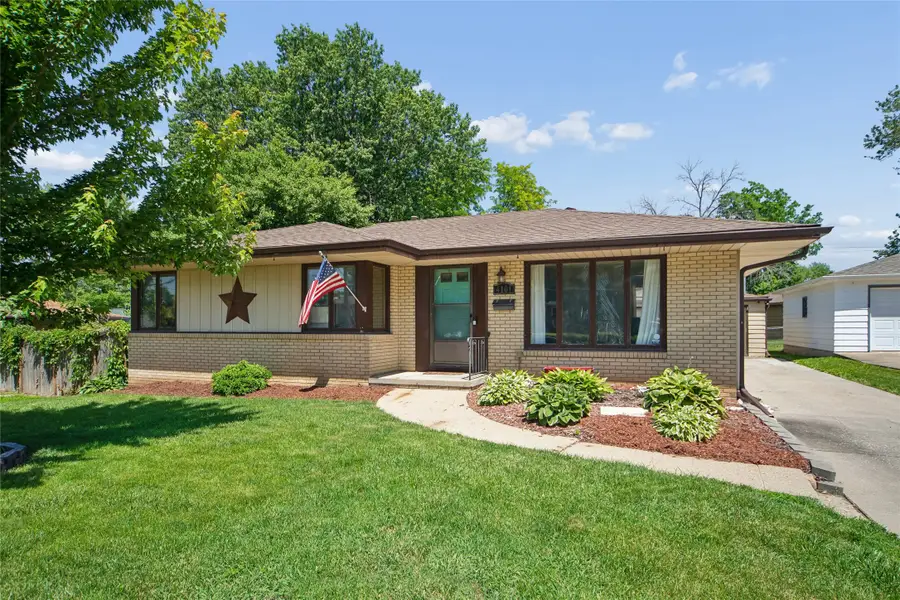 4101 33rd Street, Des Moines, IA 50310 - #2