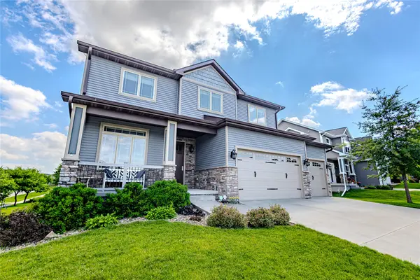 9602 Brightwater Drive, Johnston, IA 50131