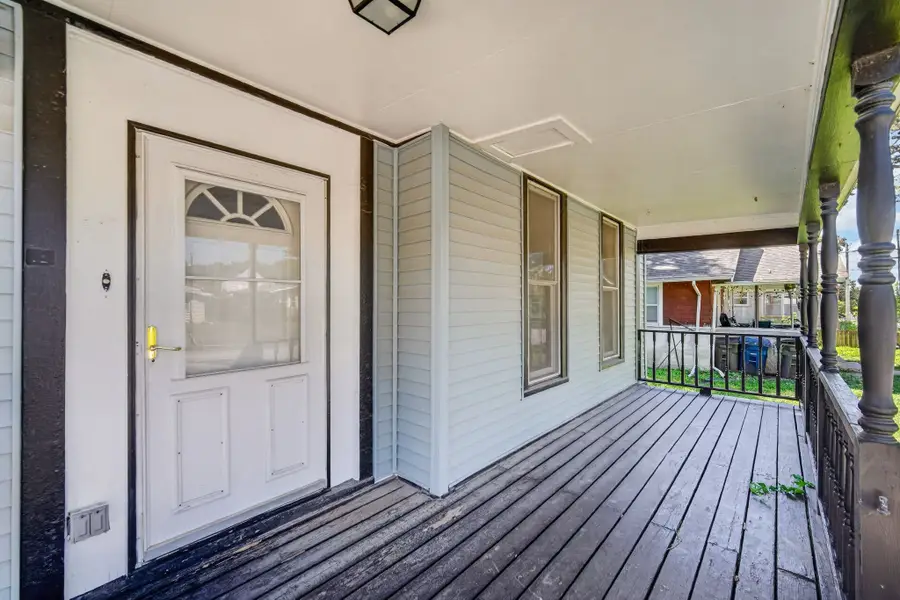 3413 2nd Avenue, Des Moines, IA 50313 - #2