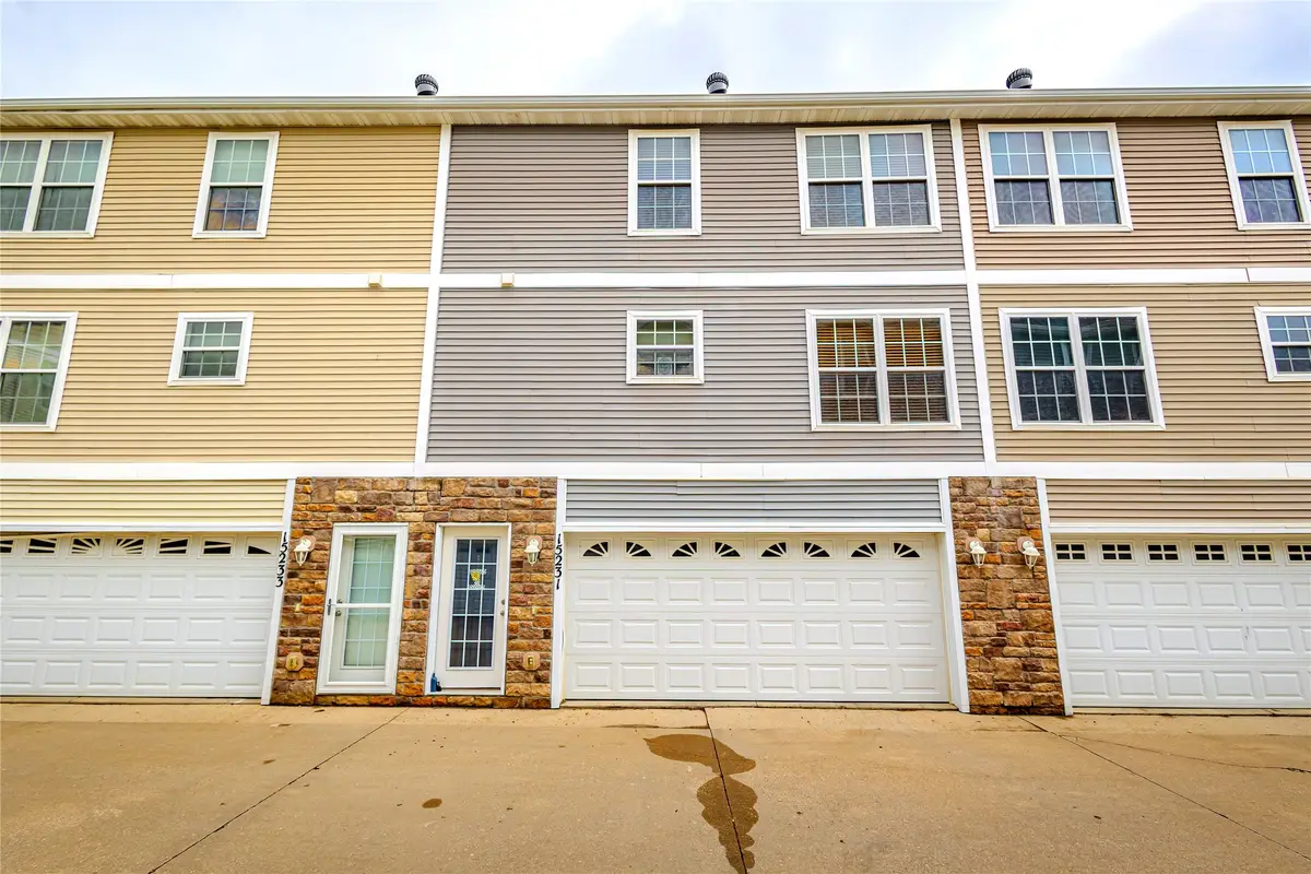15231 Greenbelt Drive, Urbandale, IA 50323 - #1