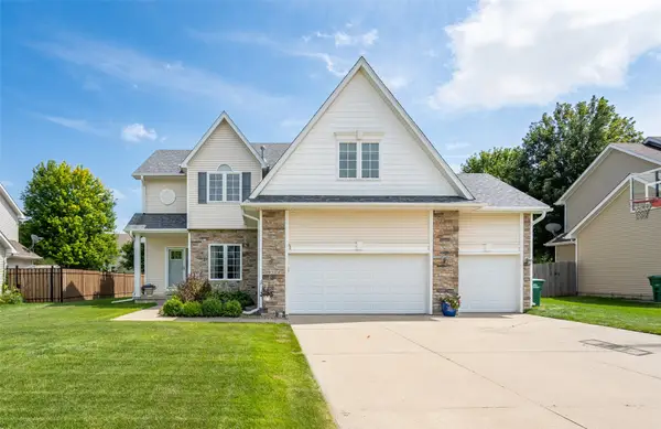 9504 NW Newgate Drive, Johnston, IA 50131