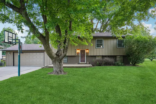 6686 NW 54th Court, Johnston, IA 50131