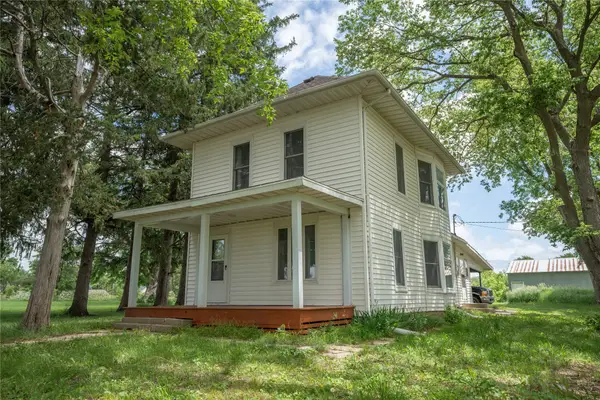 611 Maple Street, Dexter, IA 50070
