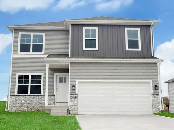 413 Kingfisher Drive, Norwalk, IA 50211