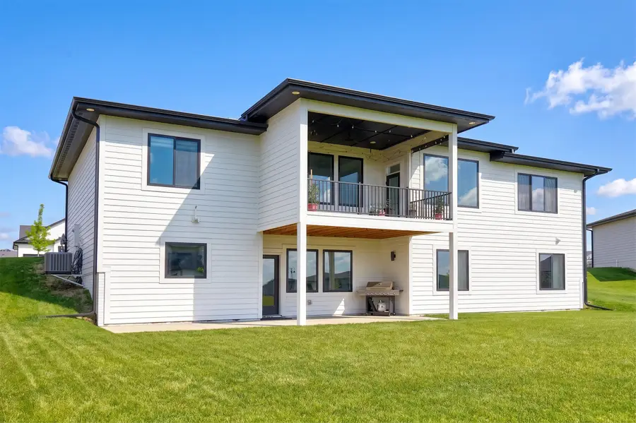 17938 Hammontree Circle, Clive, IA 50325 - #2